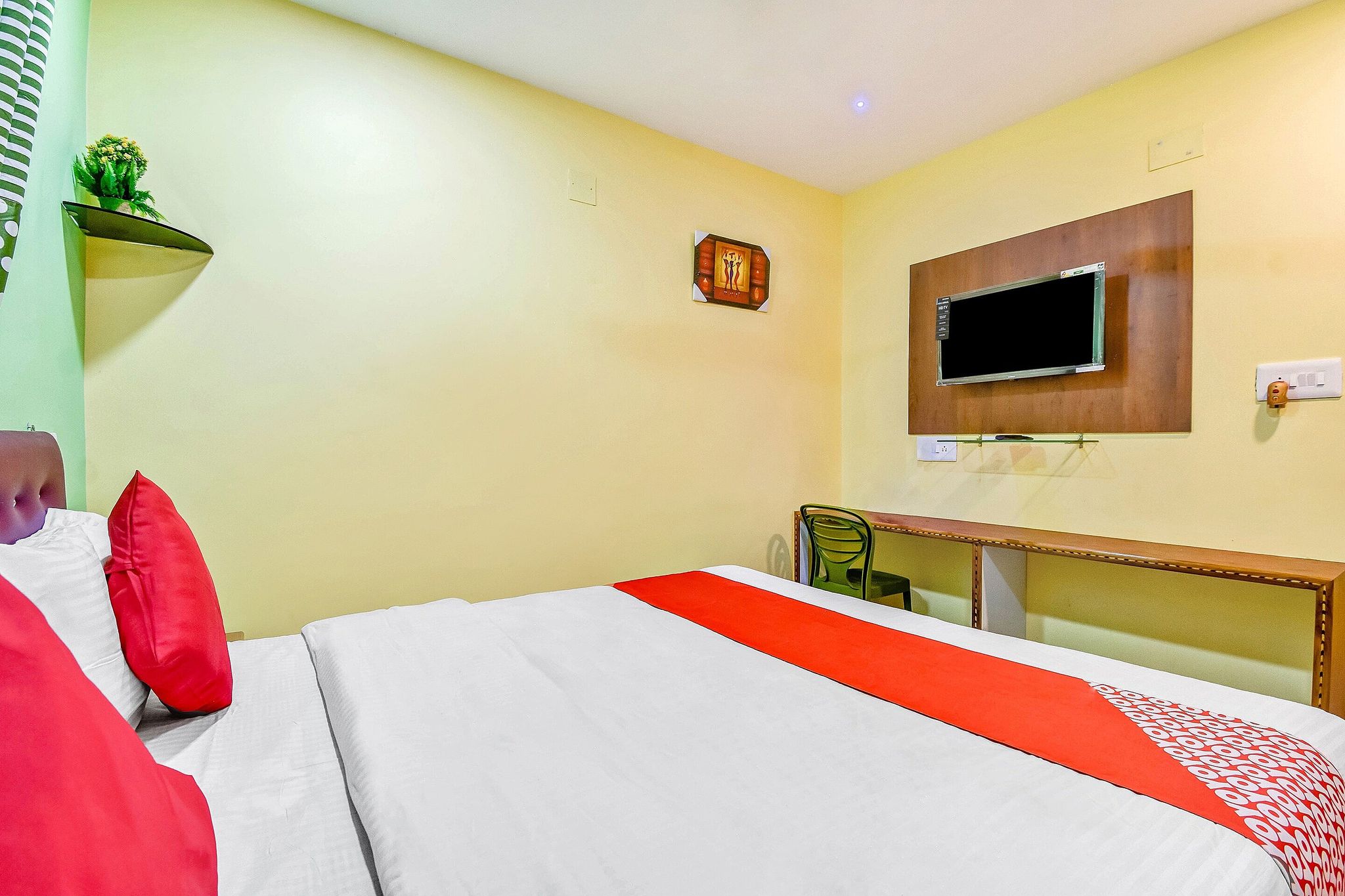 Hotel O Moody Moon Classic 12