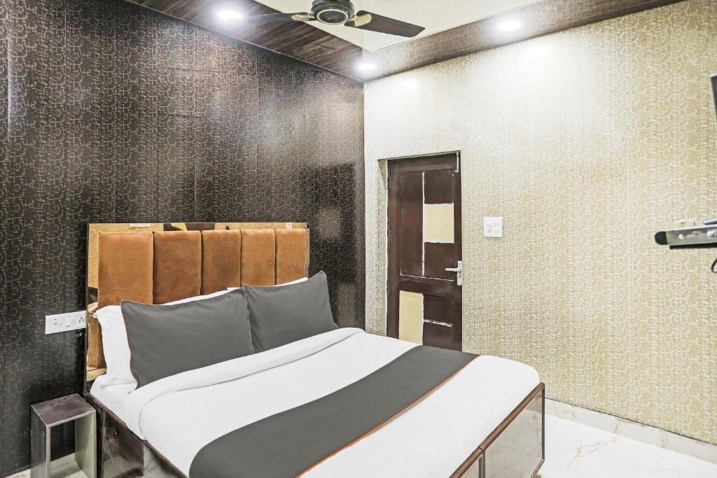 Hotel O Kashish Residency Near Model Town Metro Station Classic Room 4