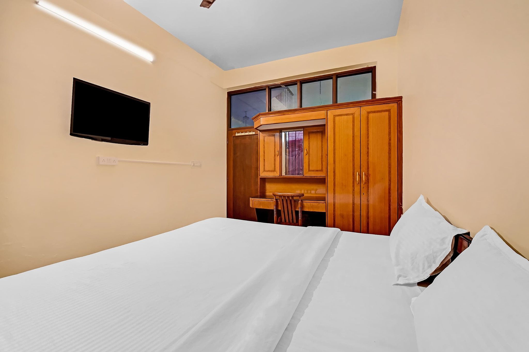 Hotel O by OYO Om Naman Classic 9