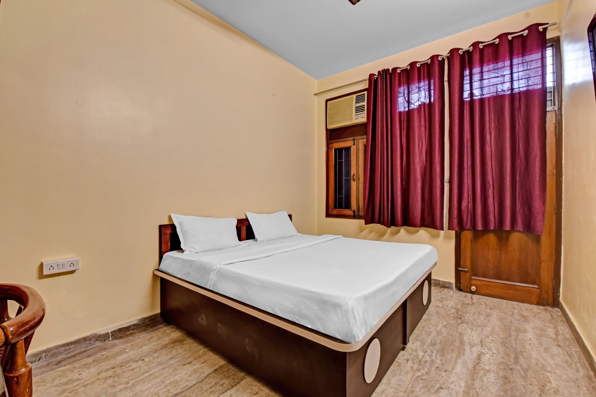 Hotel O by OYO Om Naman Classic 12