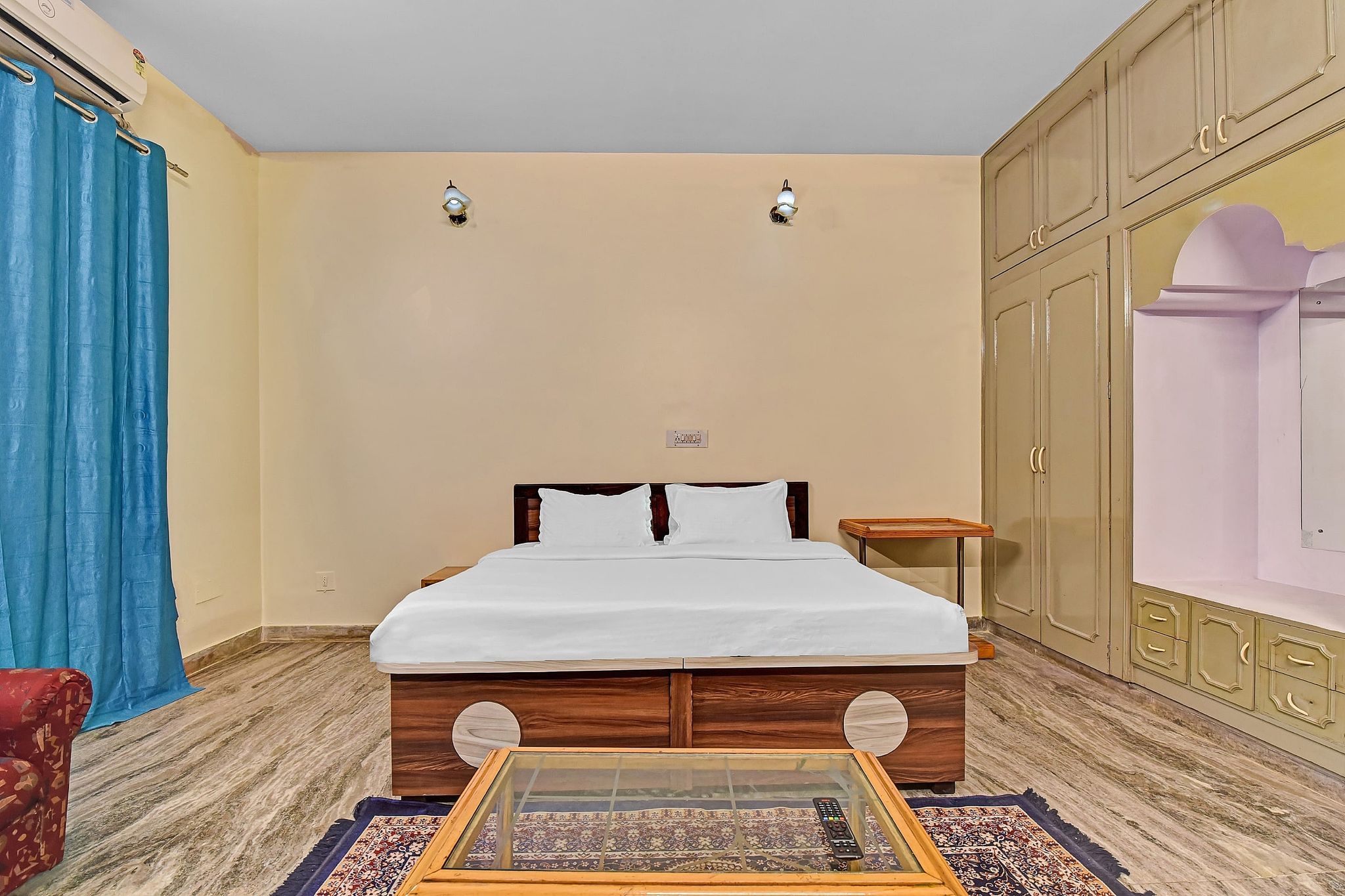 Hotel O by OYO Om Naman Classic 8