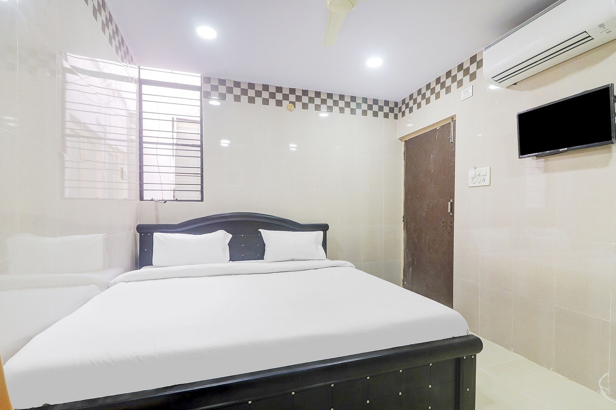 undefined Hotel O Aroma Classic Near Nampally Railway station 9
