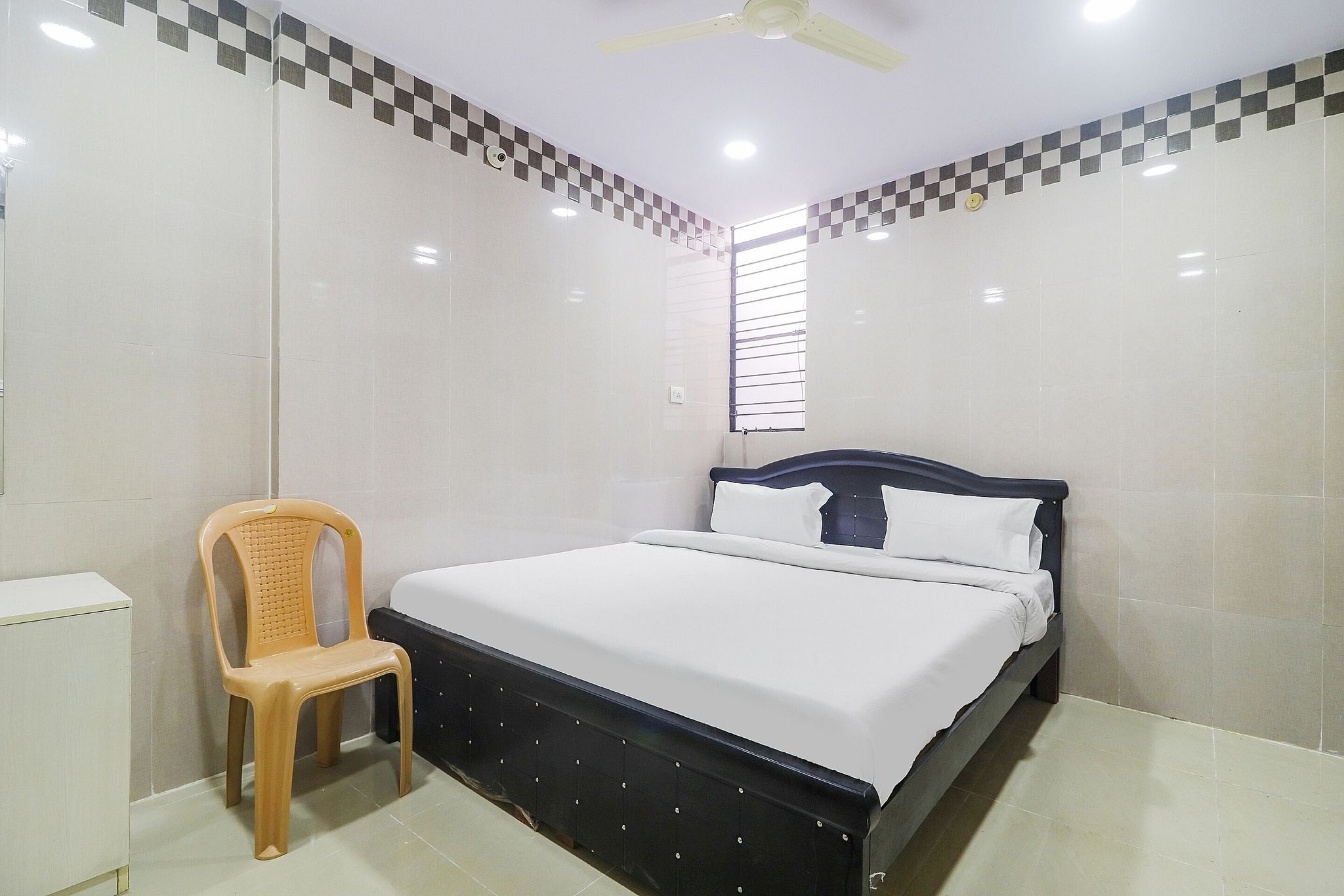 Hotel O Aroma Classic Near Nampally Railway station Classic Room 6