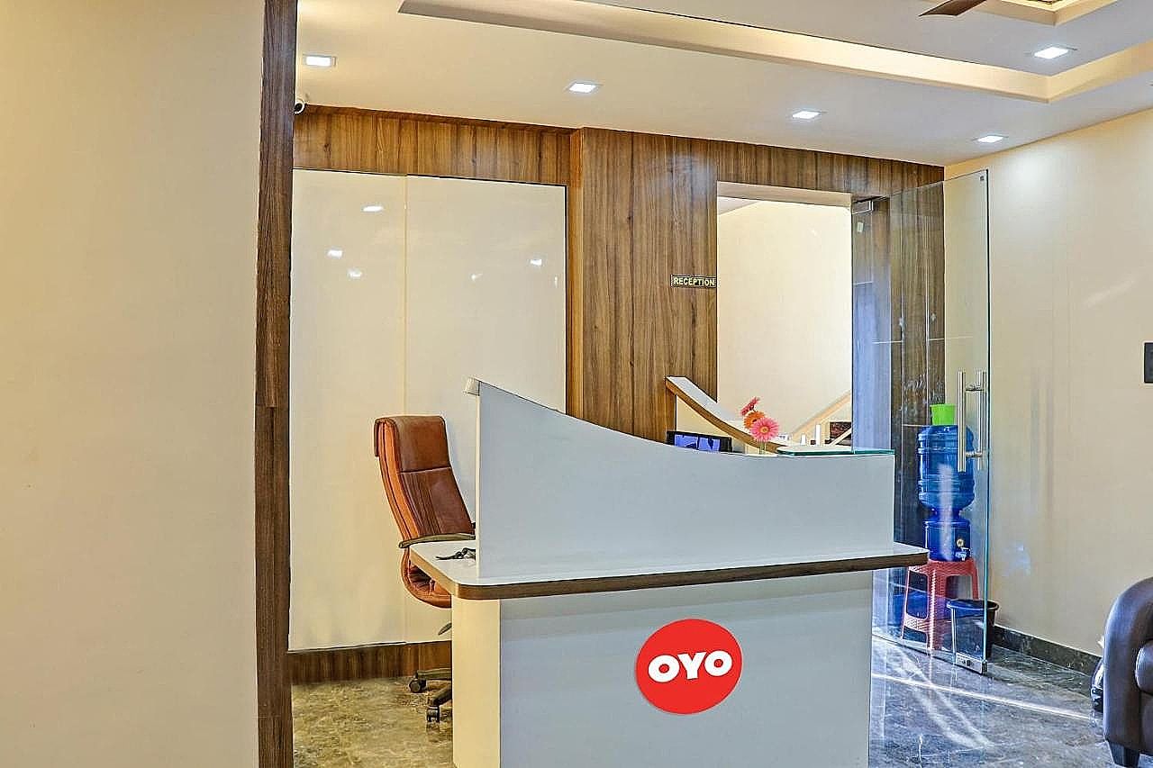 undefined OYO 86812 Oxy Kings Inn 2