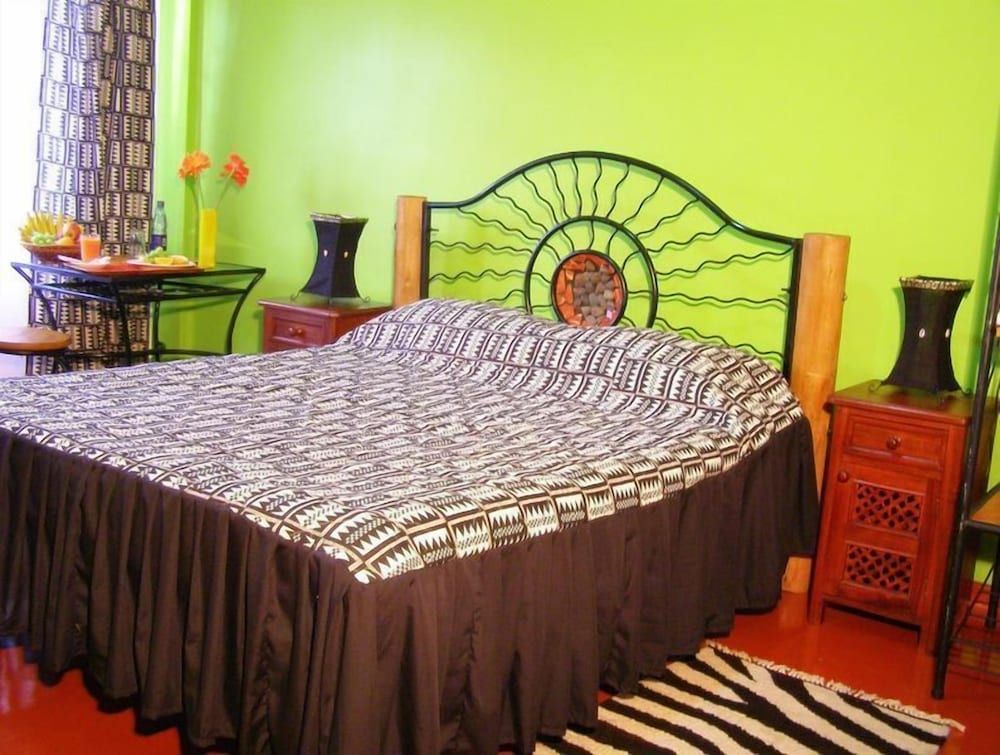 Khweza Bed & Breakfast Double Room, 1 Queen Bed, Private Bathroom 2