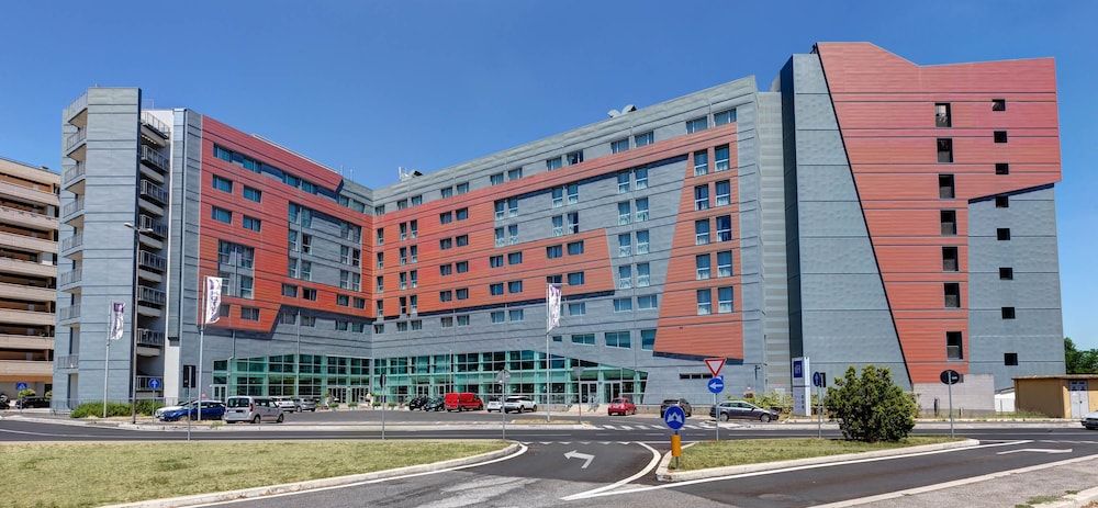 undefined iH Hotels Roma Z3 6