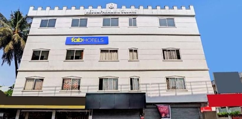 undefined FabHotel Lime Light 7
