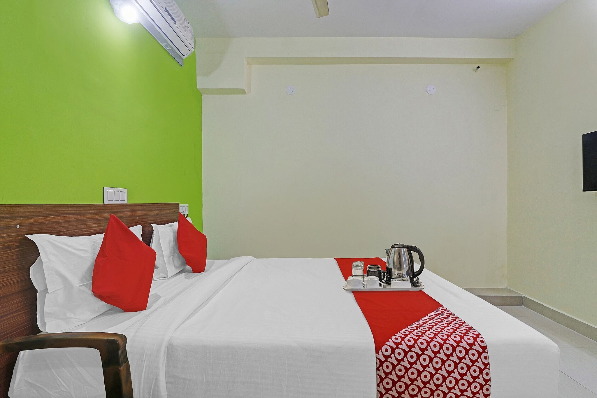 Super Hotel O Dk Reddy Square Classic Double or Twin 6