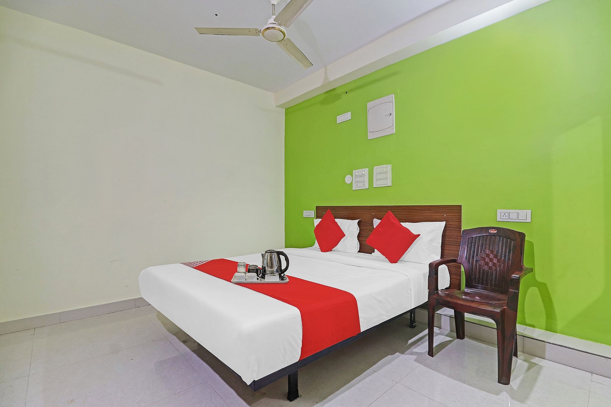 Super Hotel O Dk Reddy Square Classic Double or Twin 10
