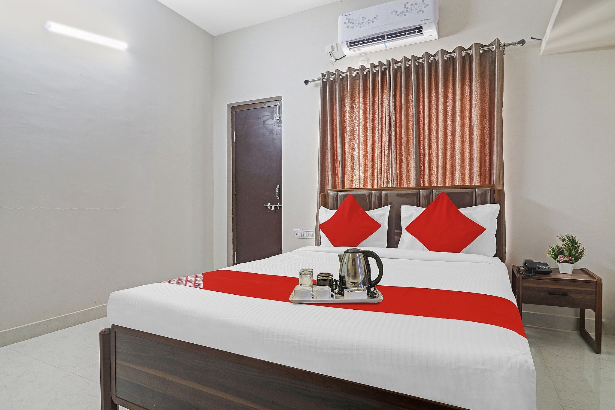 Hotel O SILVER SUITES Deluxe Room 14