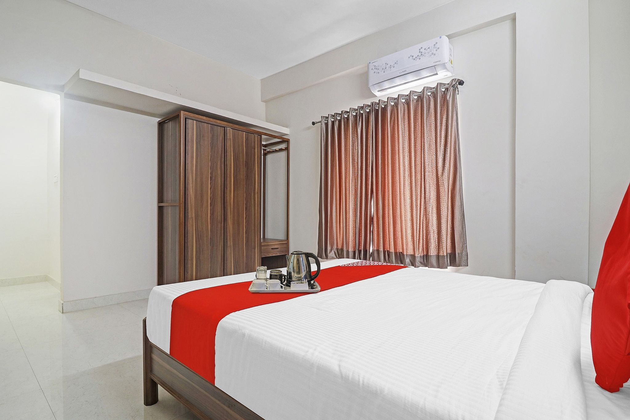 Hotel O SILVER SUITES Deluxe Room 2