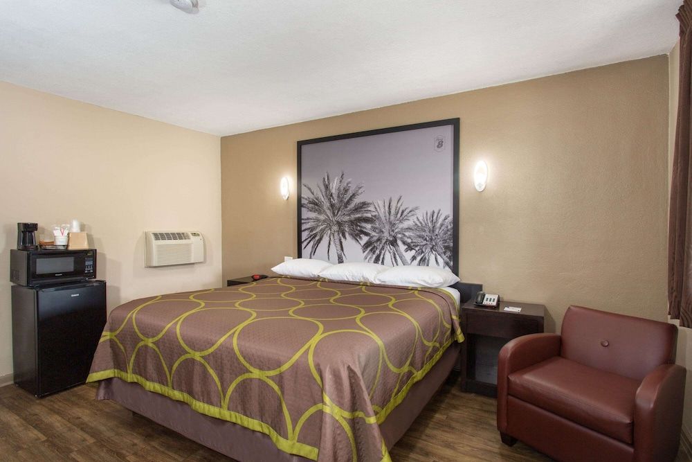 Room, 1 King Bed, Non Smoking