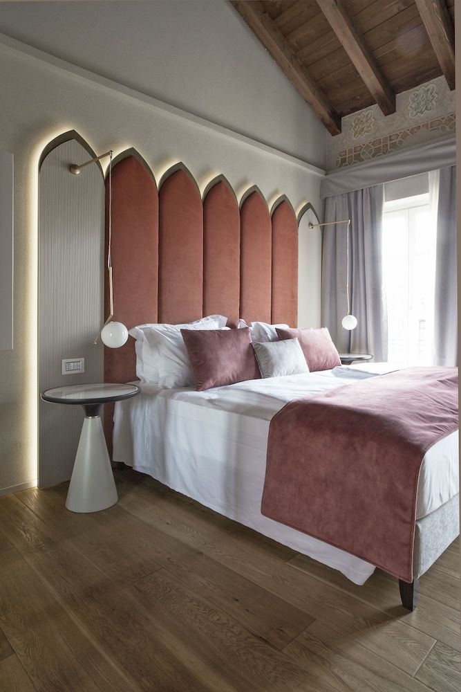 Junior Luxury Room