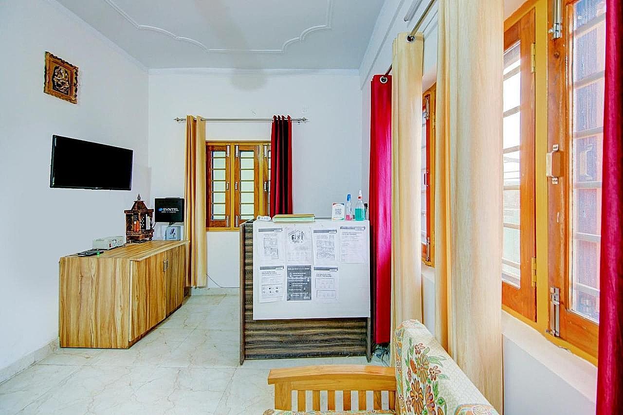 SPOT ON Chandra's Residence