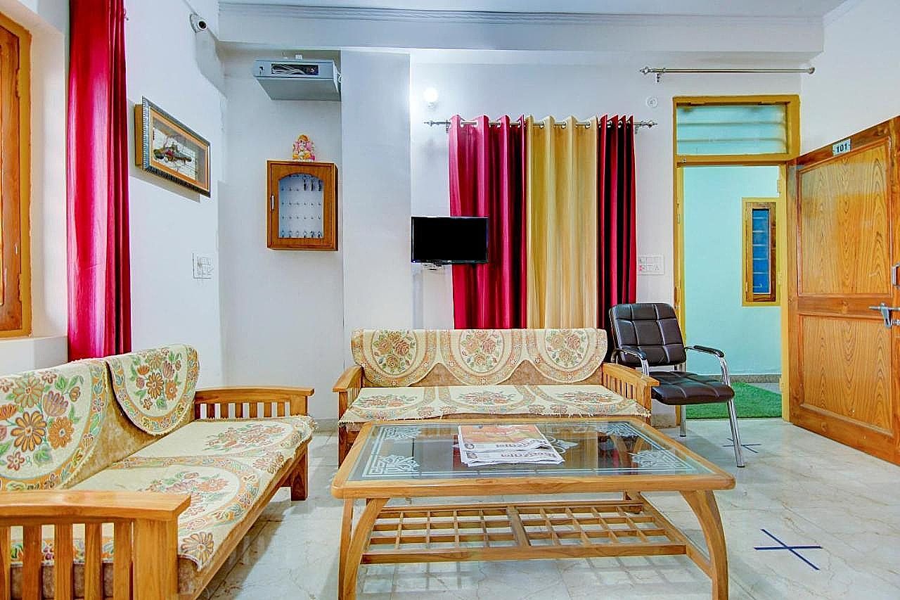 SPOT ON Chandra's Residence