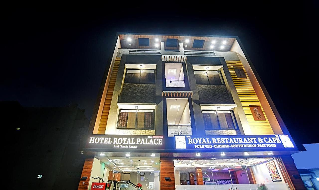 FabHotel Royal Palace