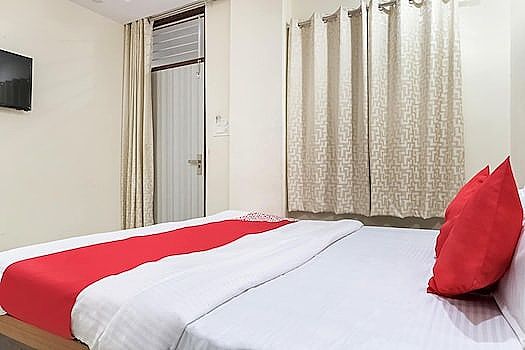 OYO 74321 Hotel Dwarika Palace Classic 2