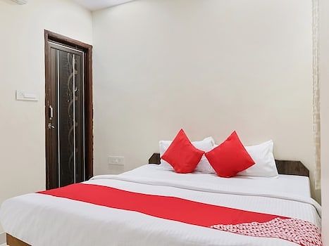 OYO 74321 Hotel Dwarika Palace Classic 7