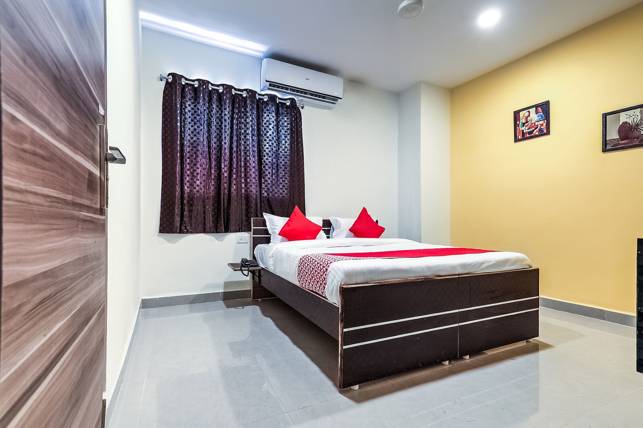 Capital O Saharsh Grand Near Shilparamam Classic Room 12