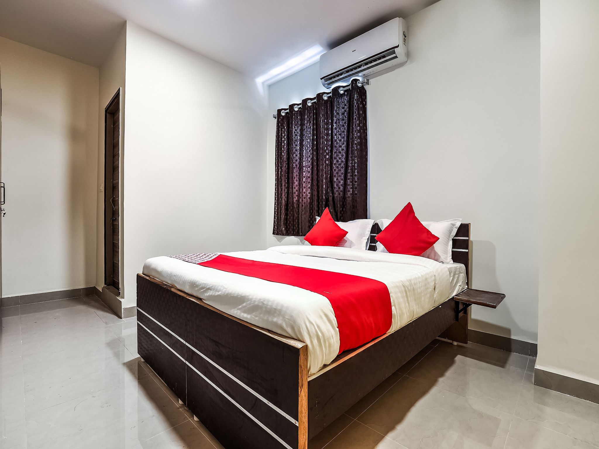 Capital O Saharsh Grand Near Shilparamam Classic Room 16