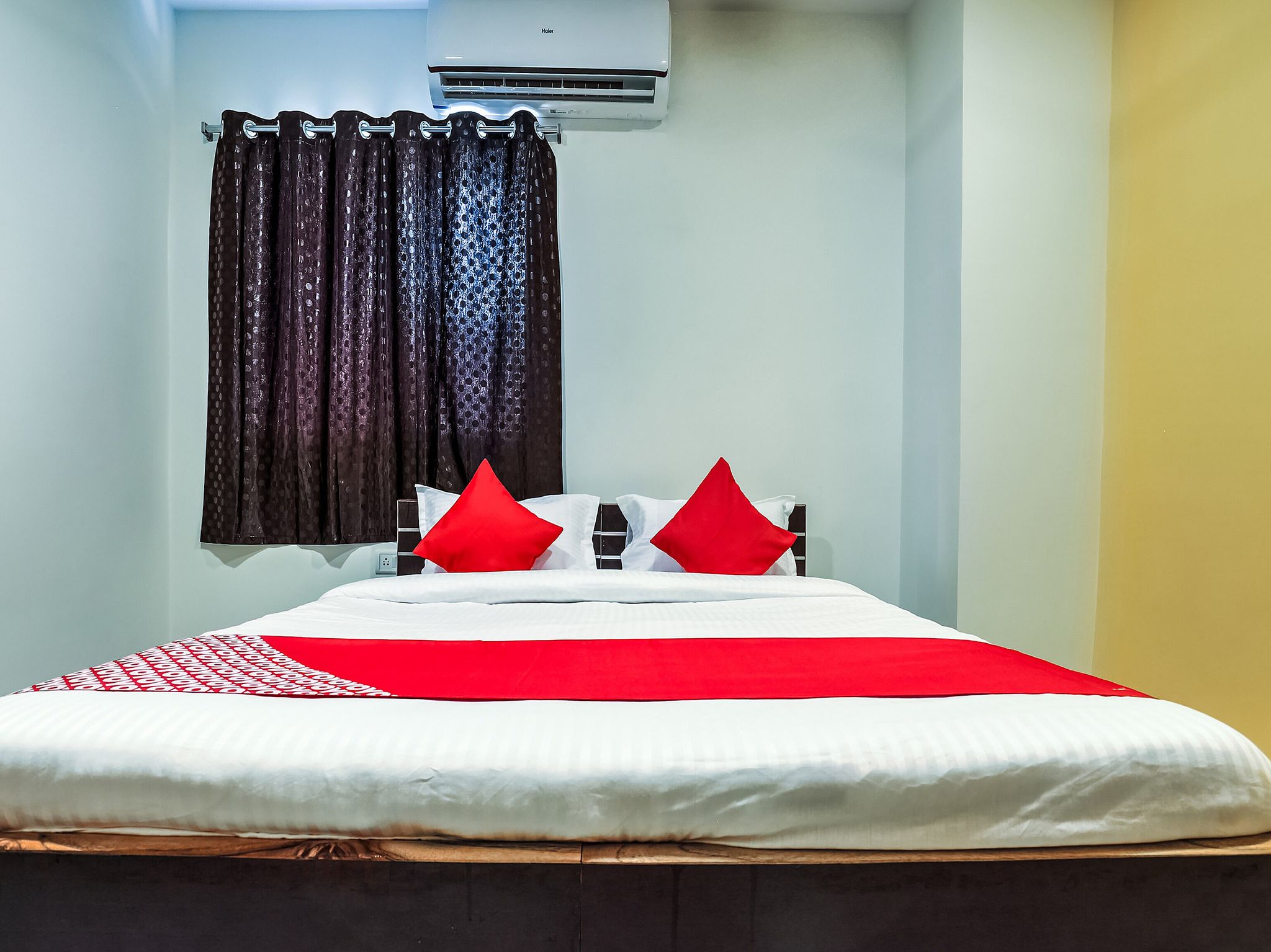 Capital O Saharsh Grand Near Shilparamam Classic Room 10