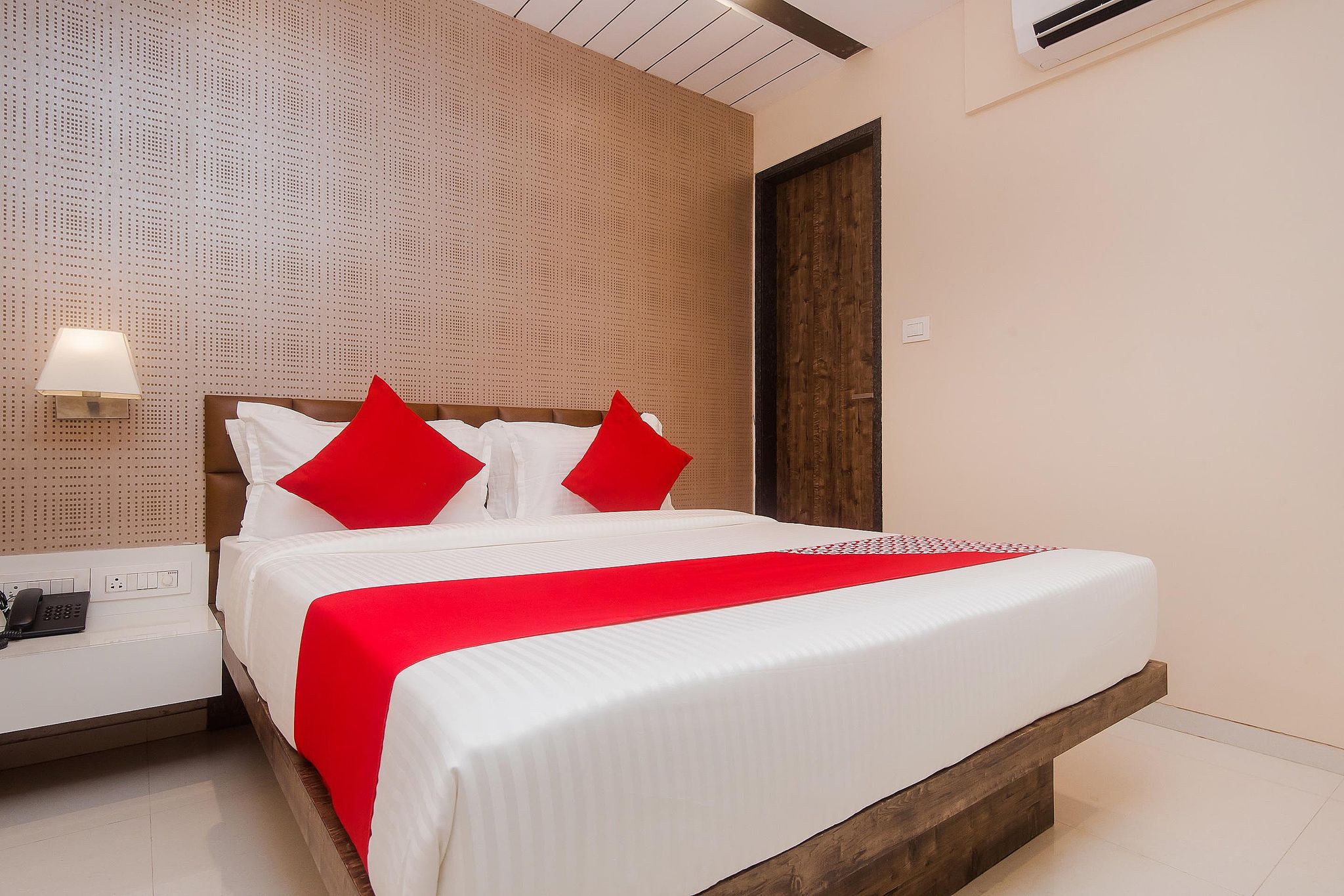 Super Collection O Airport Metro Andheri East Classic Room 4