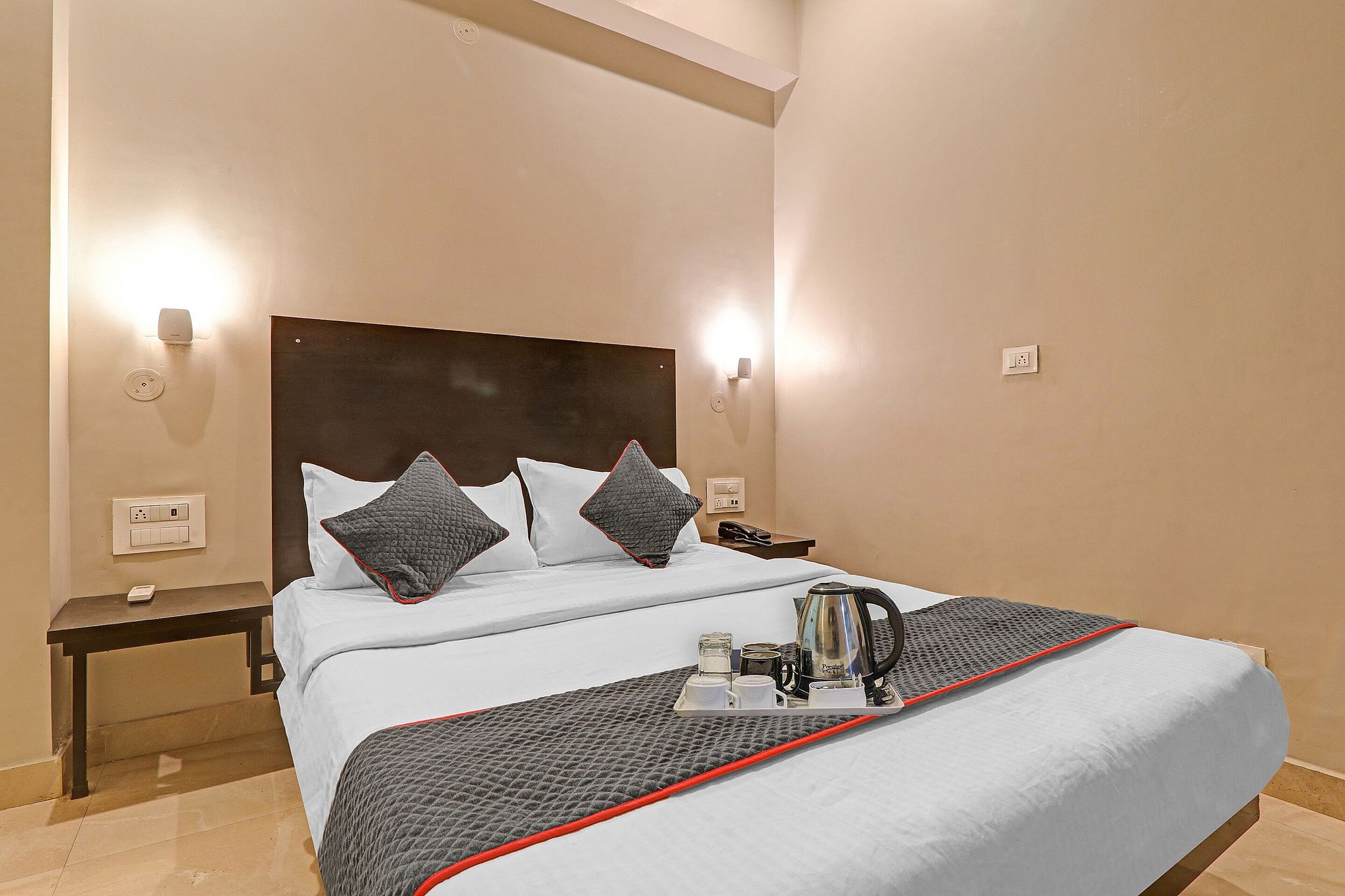 Townhouse Amaraa Hotel Near Phoenix Palassio Classic 6