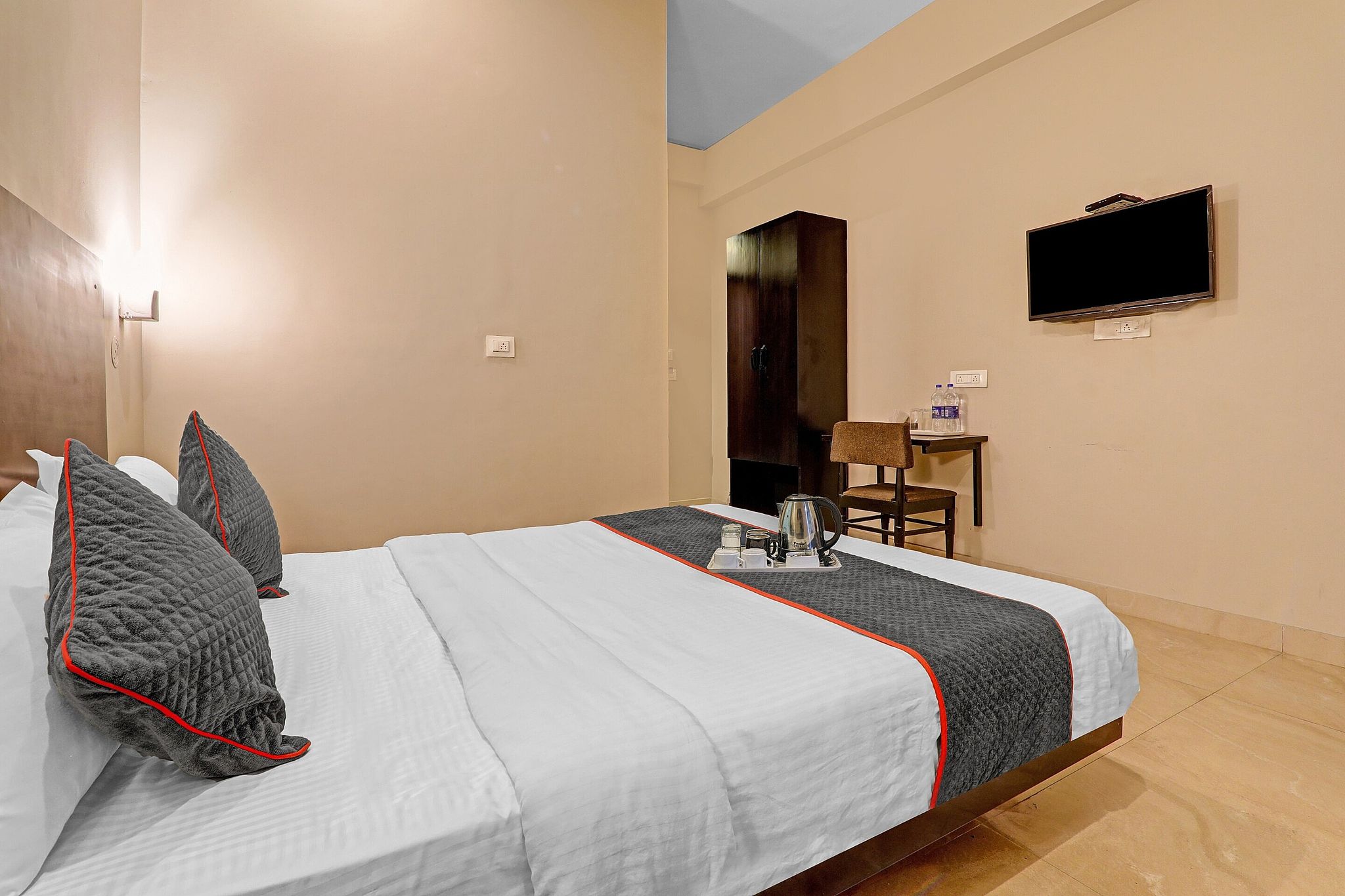Townhouse Amaraa Hotel Near Phoenix Palassio Classic 10