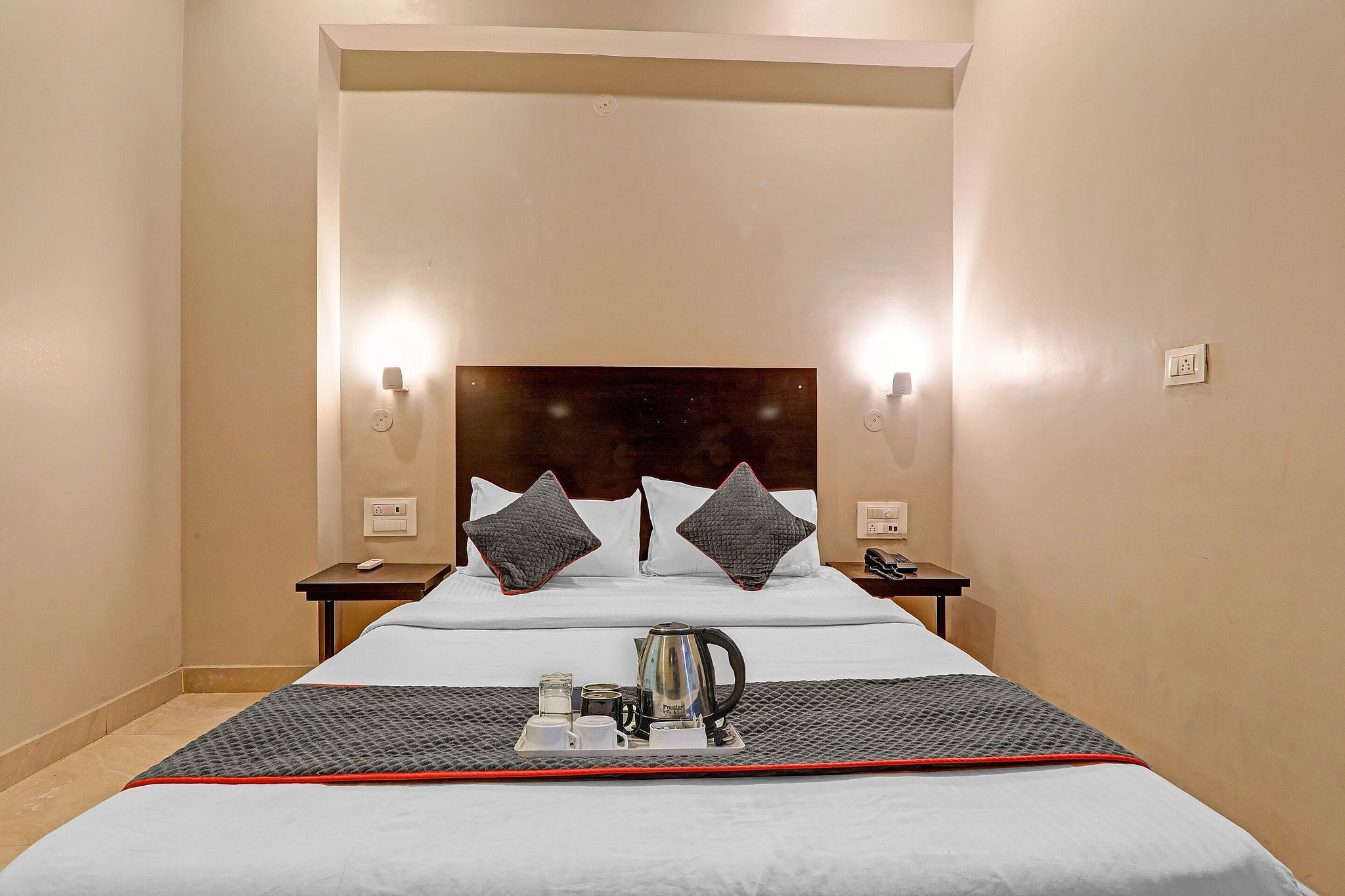 Townhouse Amaraa Hotel Near Phoenix Palassio Classic 5