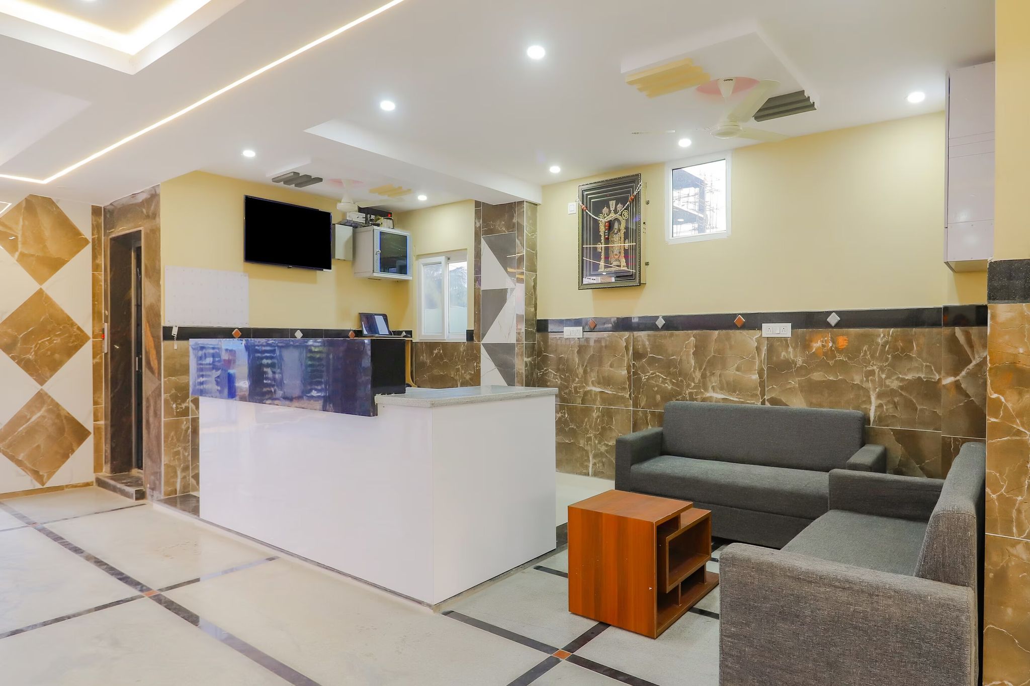 undefined Super Collection O Khajaguda Hills Formerly Sri Balaji Luxary Rooms 2