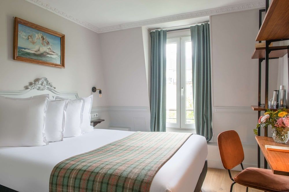 undefined Hotel de la Porte Dorée 4