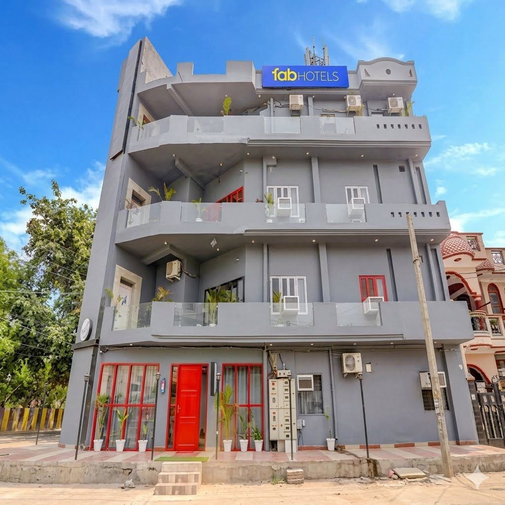 Townhouse Super- Govind Nagar