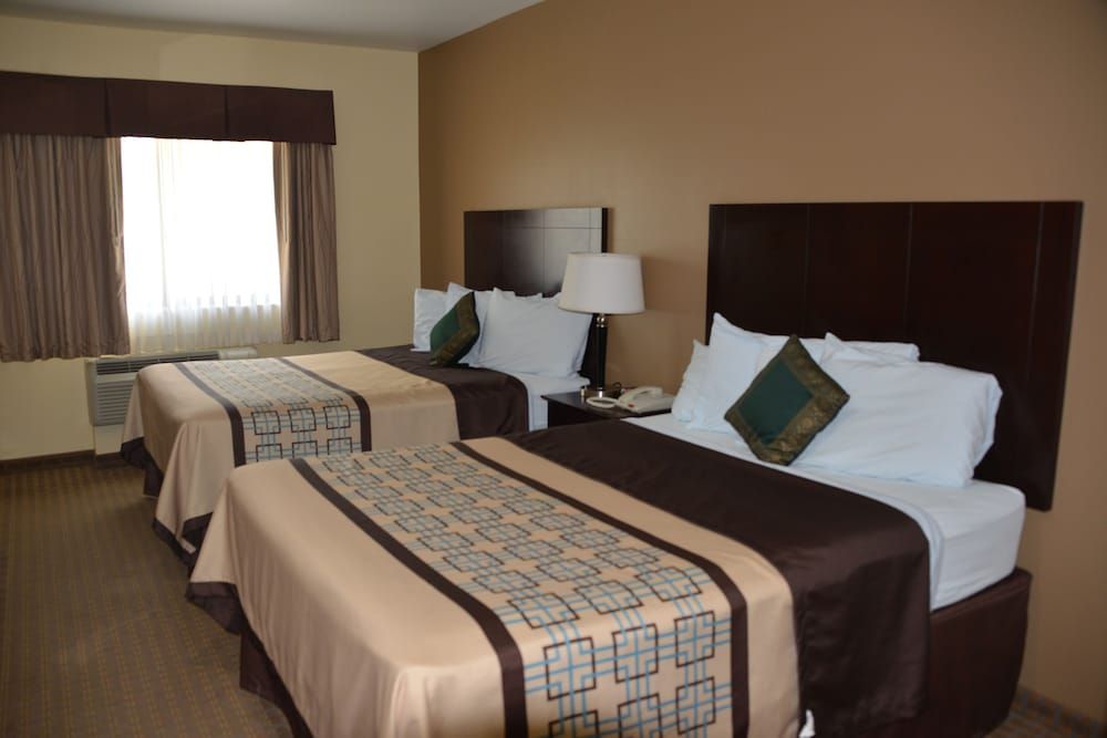 Irish Inn And Suites Standard Double Room, 2 Queen Beds