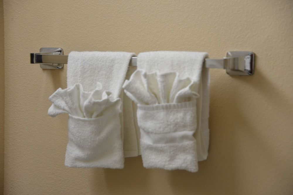 Irish Inn And Suites Room, 1 King Bed, Non Smoking 6