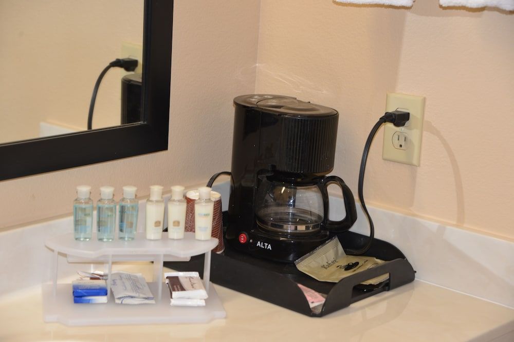 Irish Inn And Suites Standard Double Room, 2 Queen Beds 5