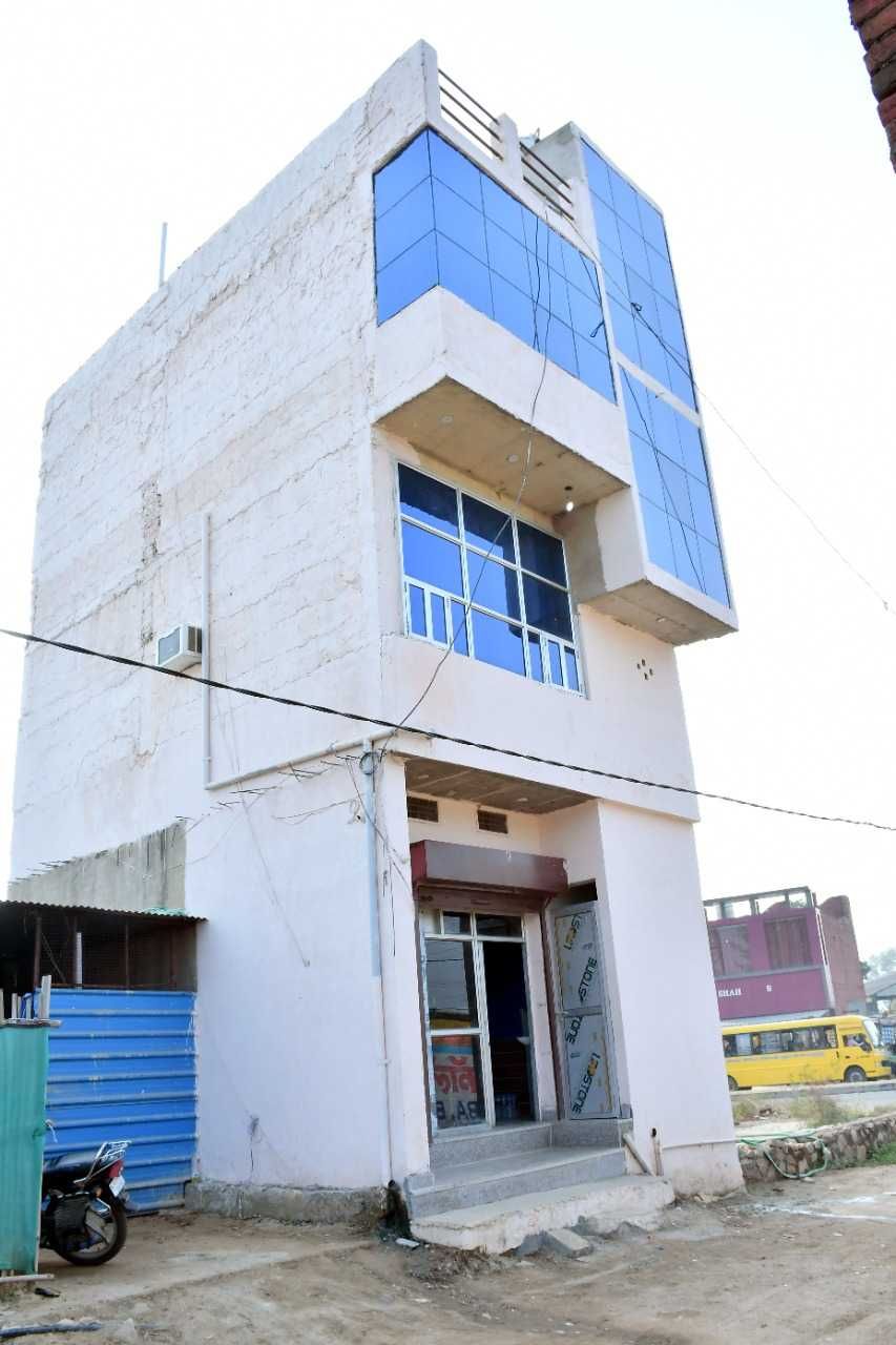 Spot On 88199 Harsh Hotel