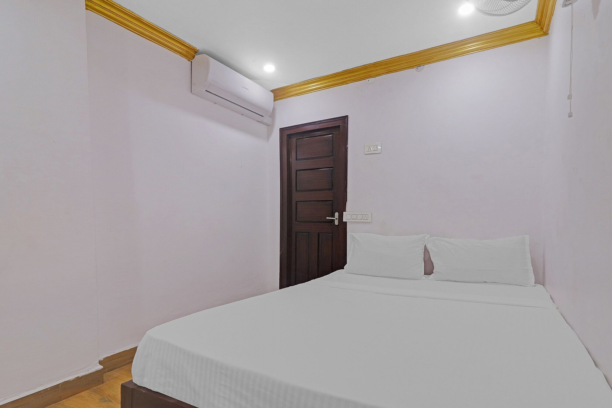 OYO 71930 V Guest Inn Classic 7