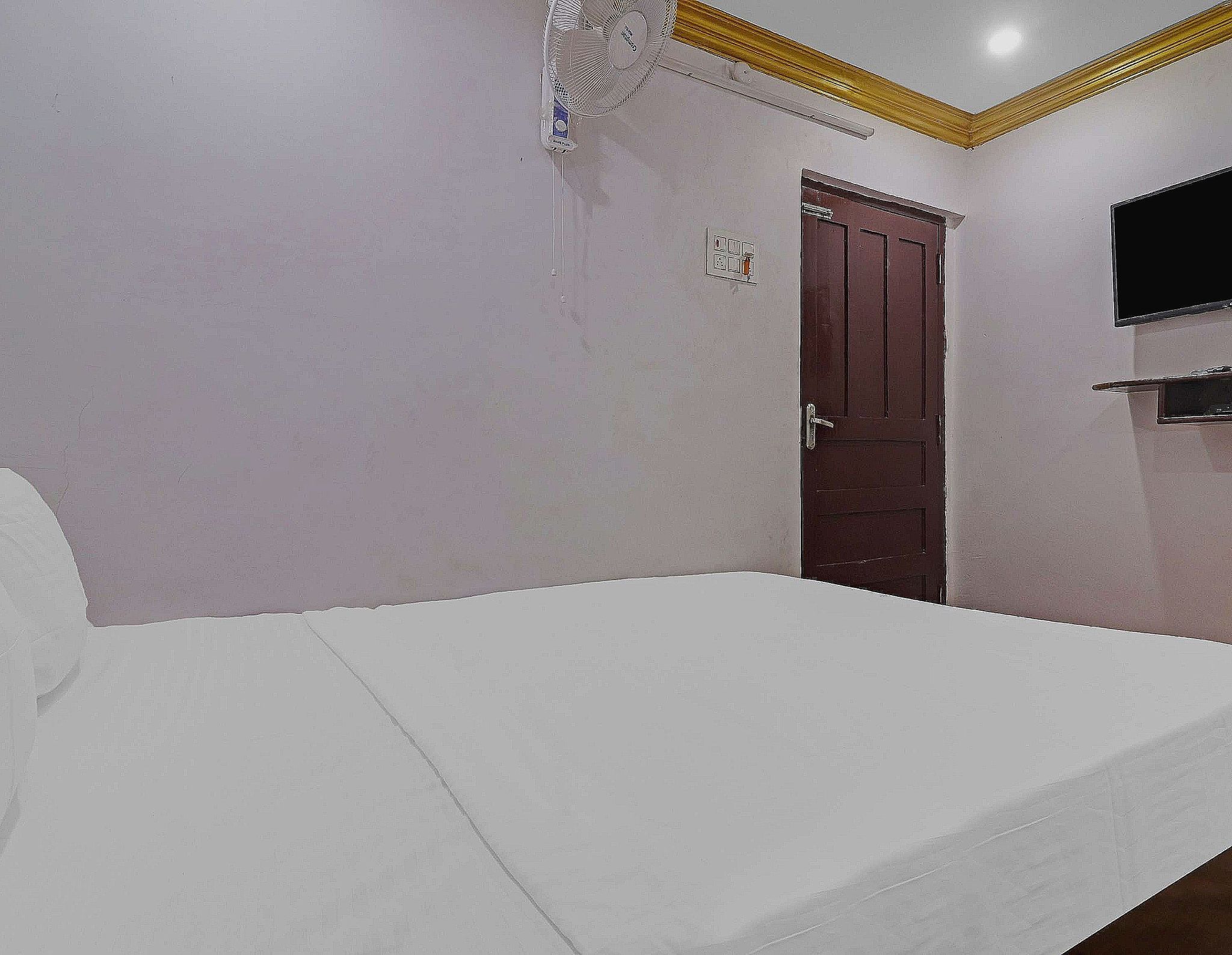 OYO 71930 V Guest Inn Classic 14