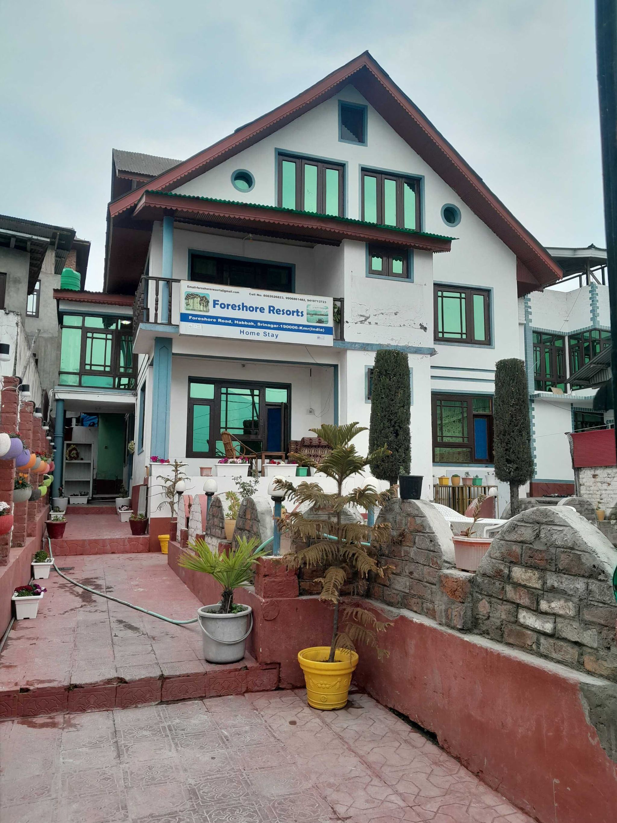 Collection O Foreshore Road Srinagar