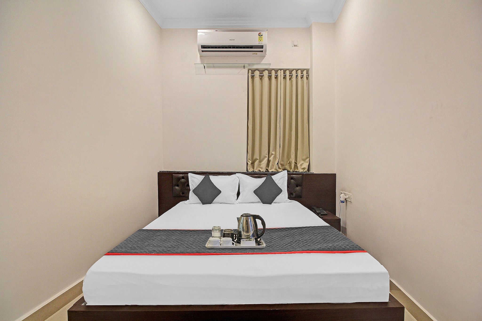 Super Townhouse Centre Point Inn Near Esplanade Metro Station Classic 9