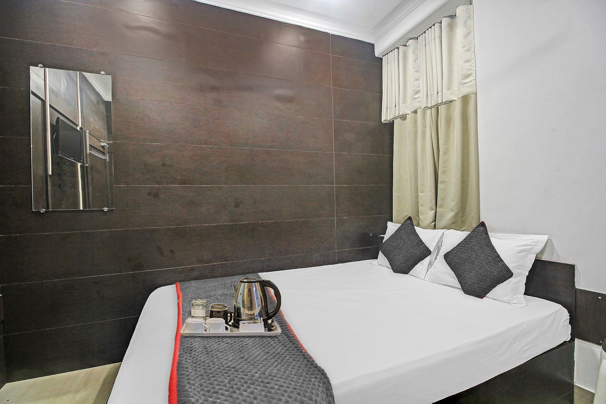 Super Townhouse Centre Point Inn Near Esplanade Metro Station Classic 3