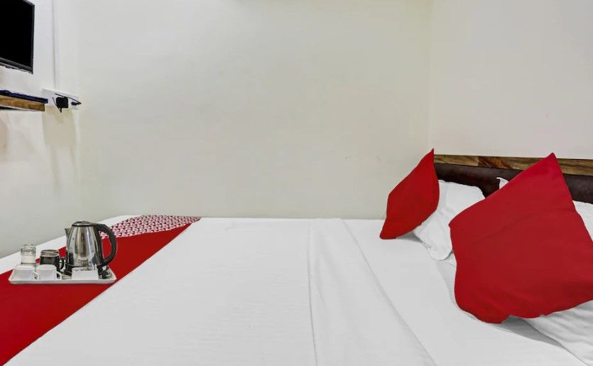 Hotel O S K Palace