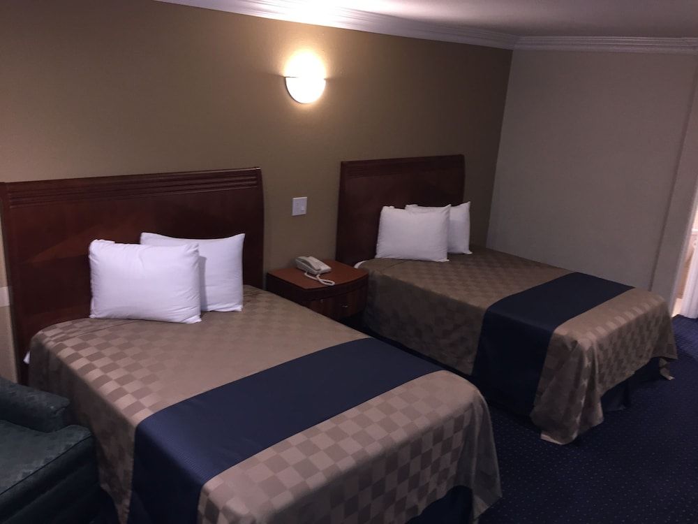 Walnut Inn & Suites West Covina Deluxe Double Bed (Non-Smoking/Smoking) 3