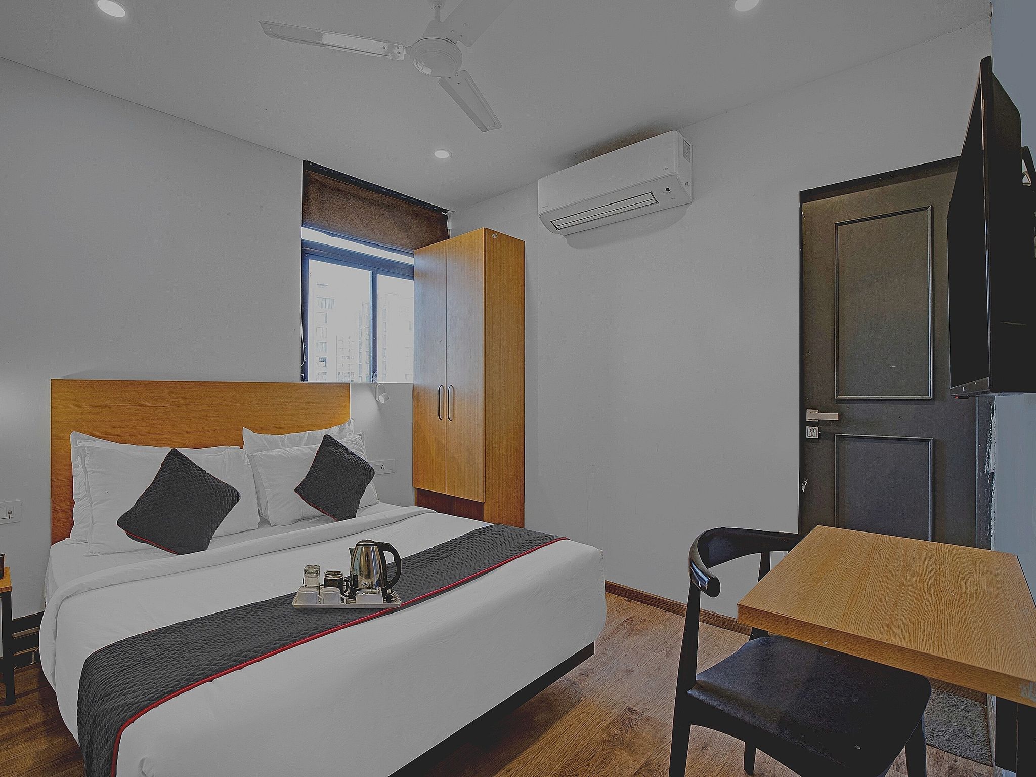 Hotel O N Y Classic with View 2