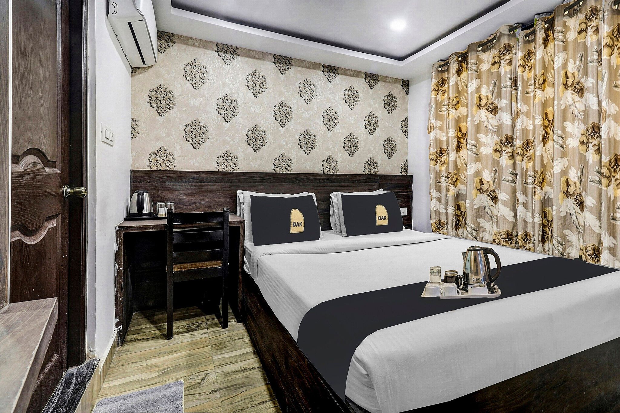 Townhouse OAK SRK White Inn Near Ragigudda Sri Prasanna Anjaneyaswamy Temple Classic Room 17