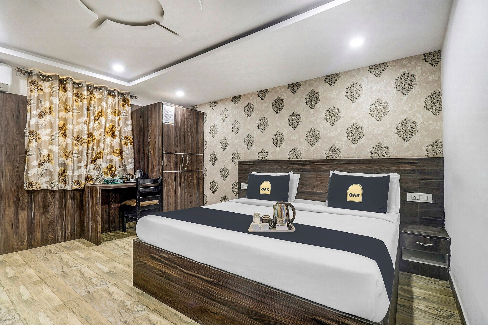 Townhouse OAK SRK White Inn Near Ragigudda Sri Prasanna Anjaneyaswamy Temple Classic Room 11