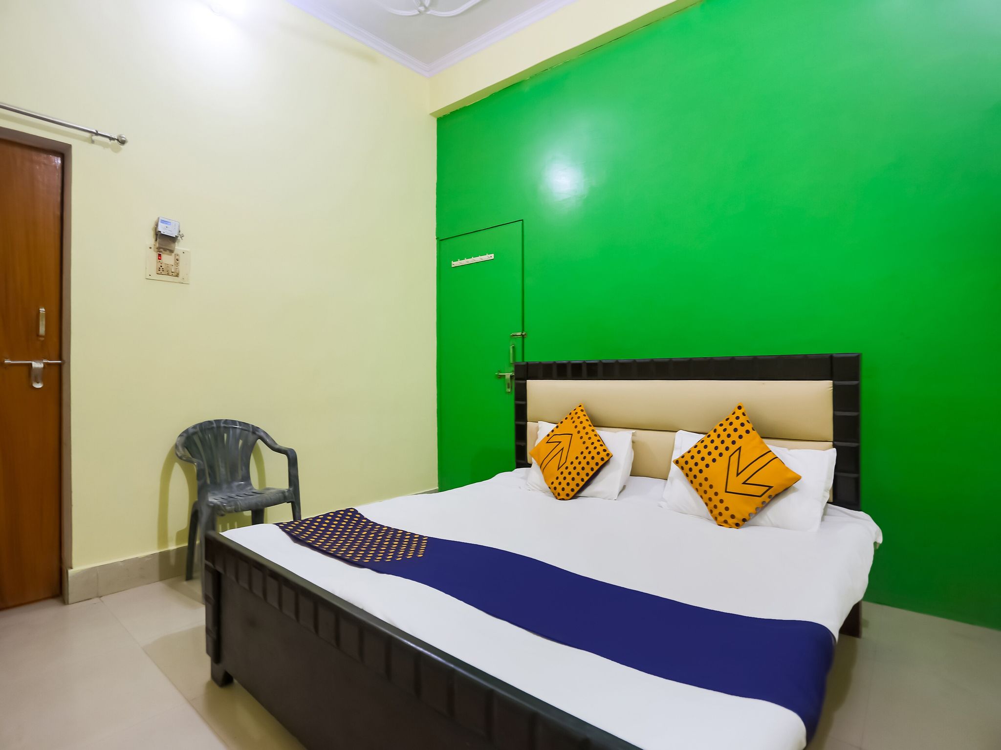 SPOT ON 77029 Sahil Palace Classic Room 7