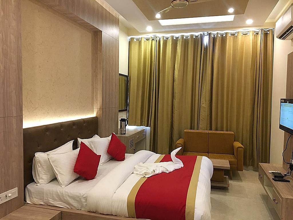 undefined Hotel Yashpadam Continental 5