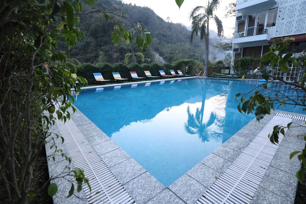undefined Avenue 18 Resort 4