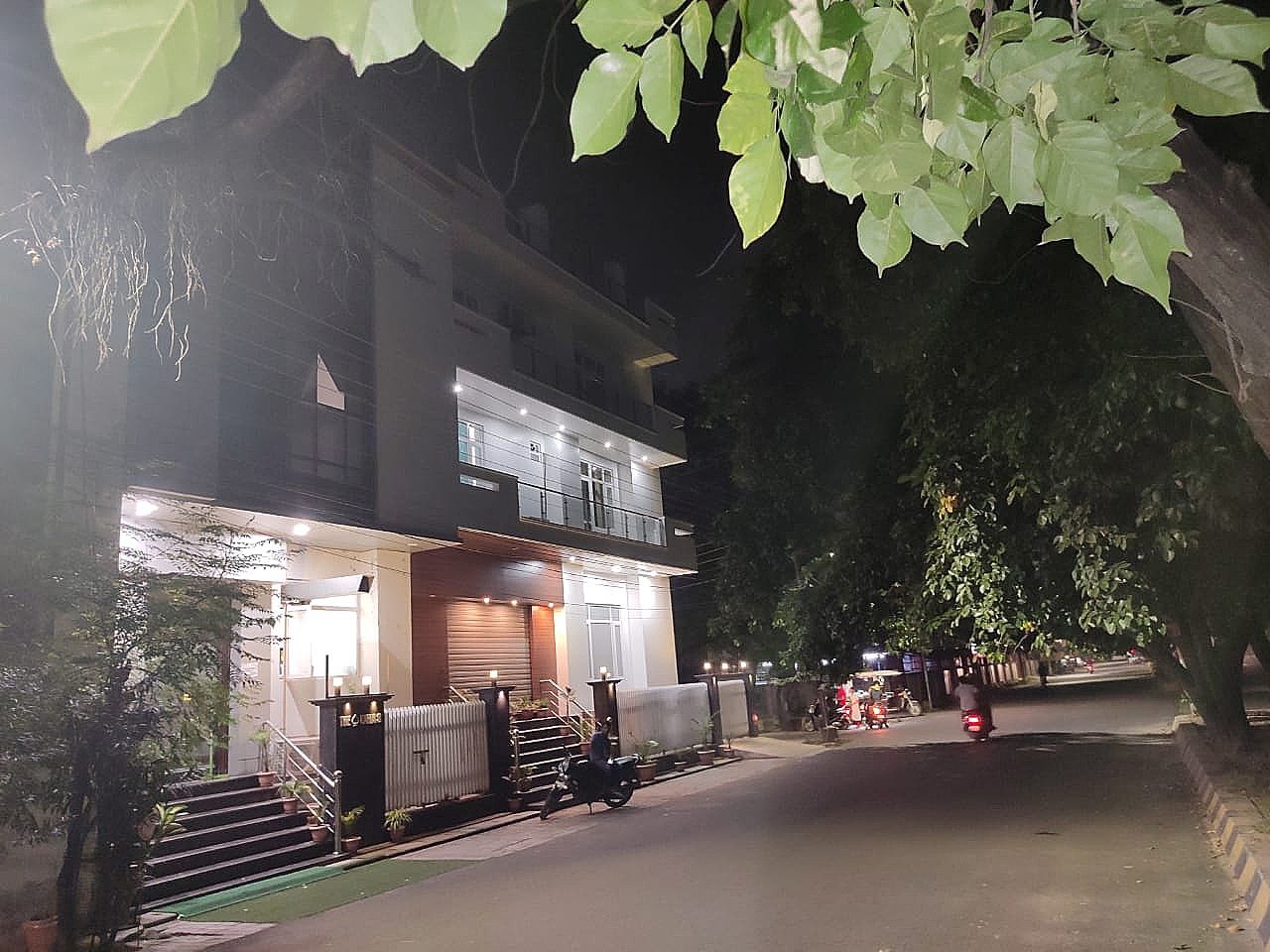 undefined Hotel The Uhas 10